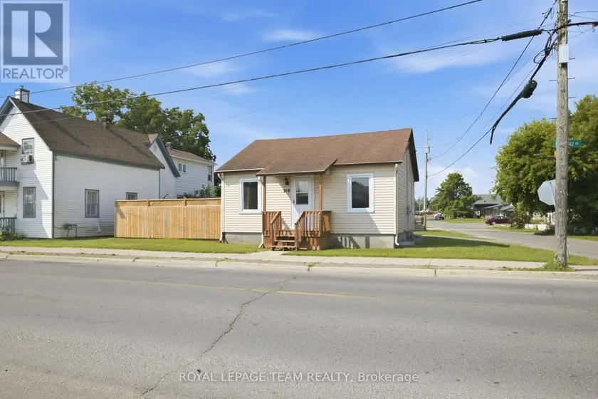 Detached at 218 RIDEAU STREET, North Grenville