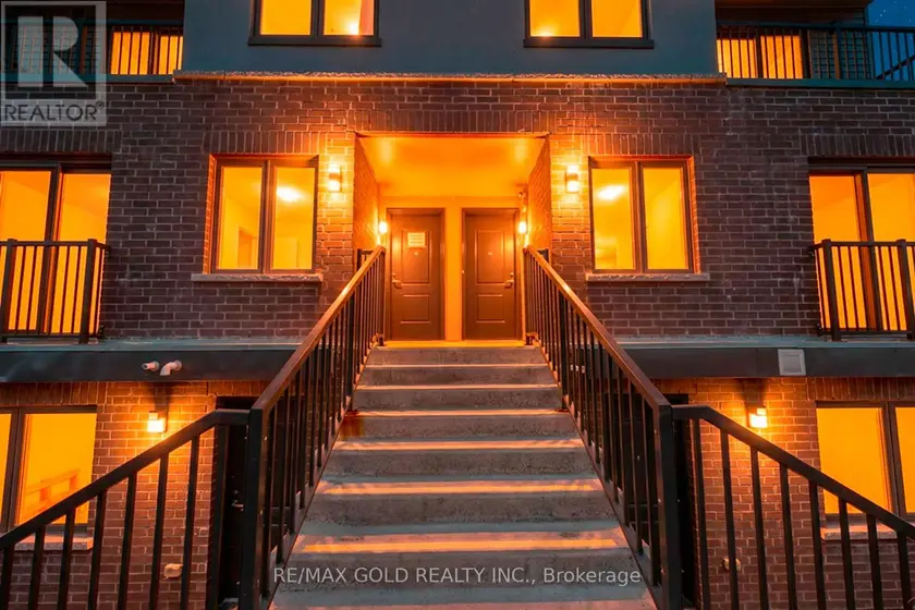 Townhouse at C33 - 370 FISHER MILLS ROAD, Cambridge