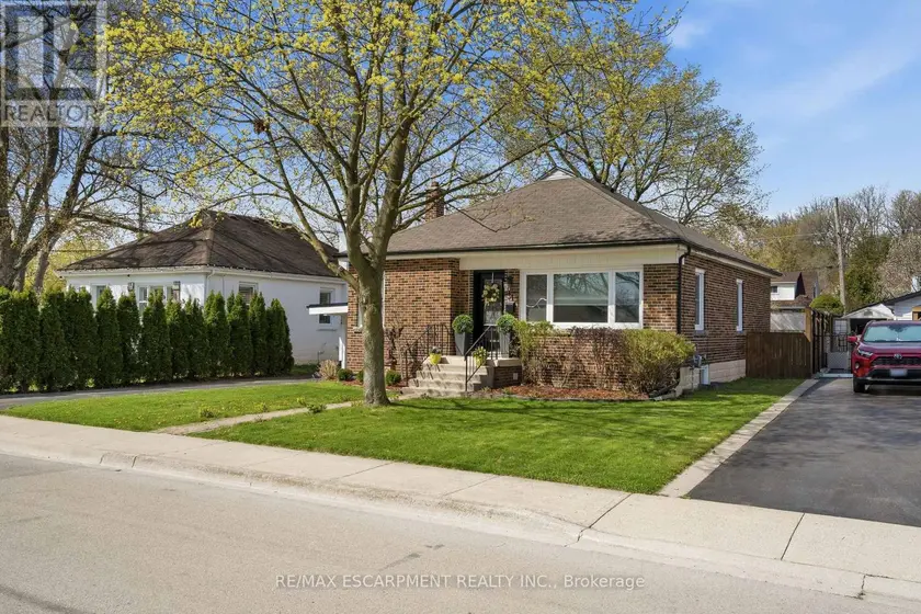 Detached at 31 CAMERON AVENUE, Hamilton