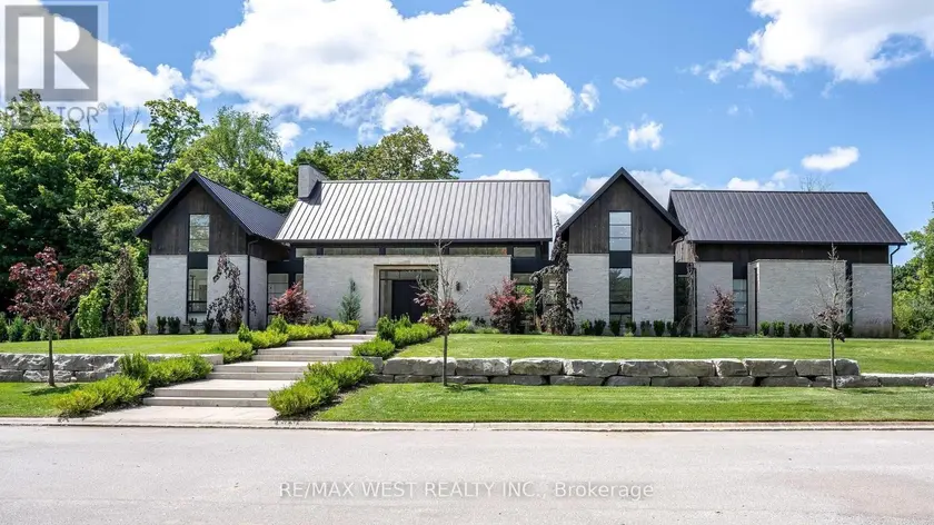 Detached at 3819 DEER TRAIL, London