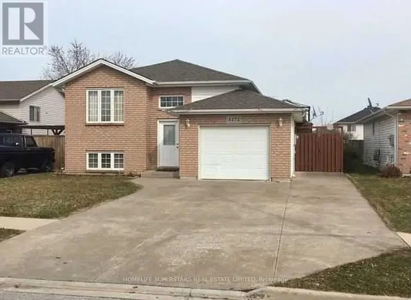Detached at 4272 NORTHWOOD LAKES DRIVE, Windsor