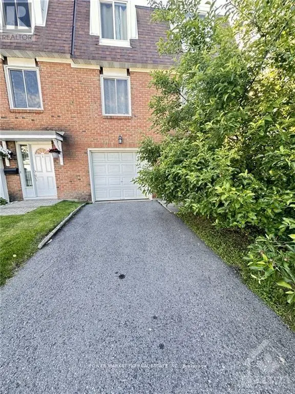 Townhouse at 1833 AXMINSTER COURT, Ottawa