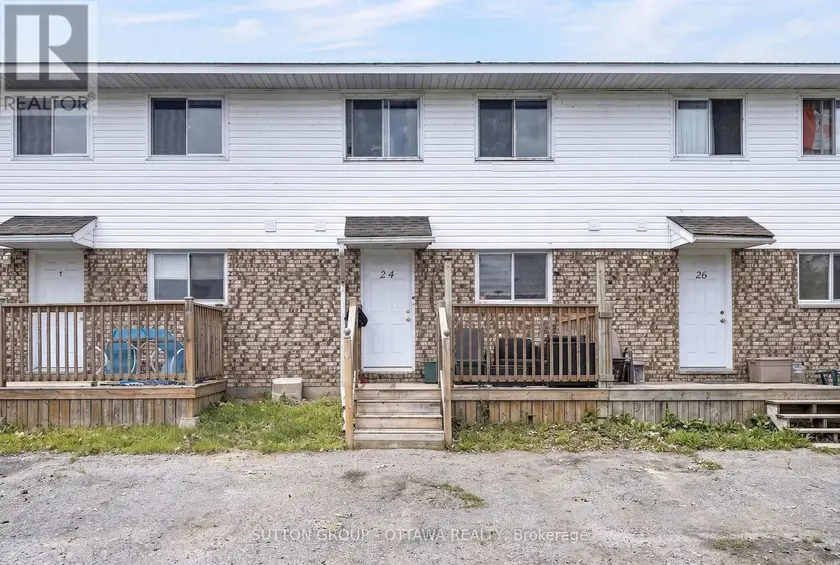 Townhouse at 24 CARRAWAY CRESCENT, South Dundas