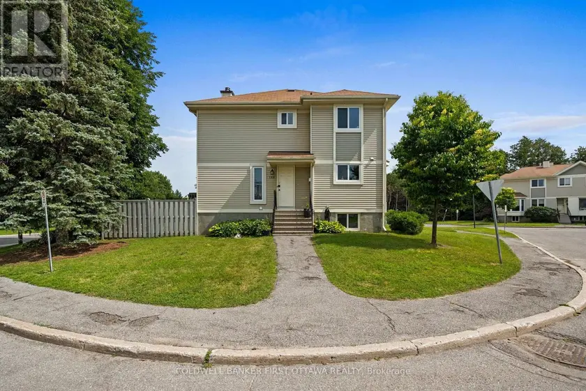 Townhouse at 6 - 108 MCDERMOT COURT, Ottawa