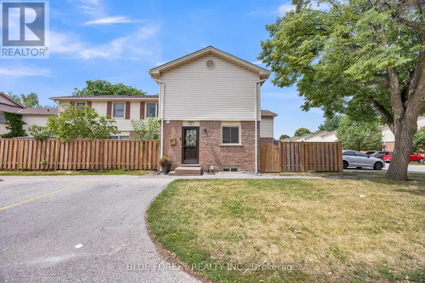 Townhouse at 92 - 230 CLARKE ROAD, London