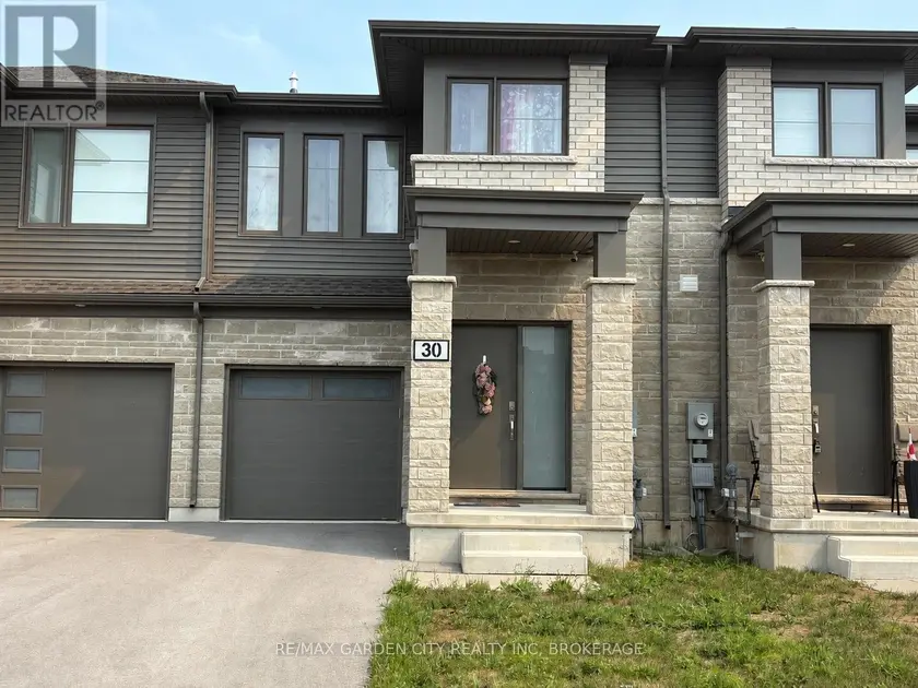 Townhouse at LOWER - 30 WEST CREEK COURT, Welland