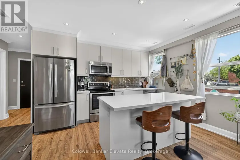 Apartment at 205 - 2 KING STREET W, Hamilton