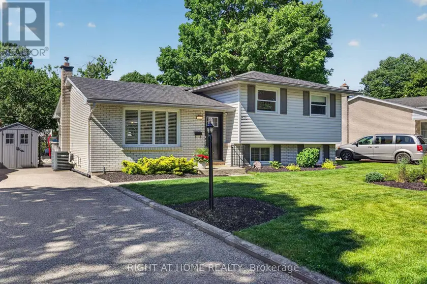 Detached at 670 GLENGYLE CRESCENT, London North