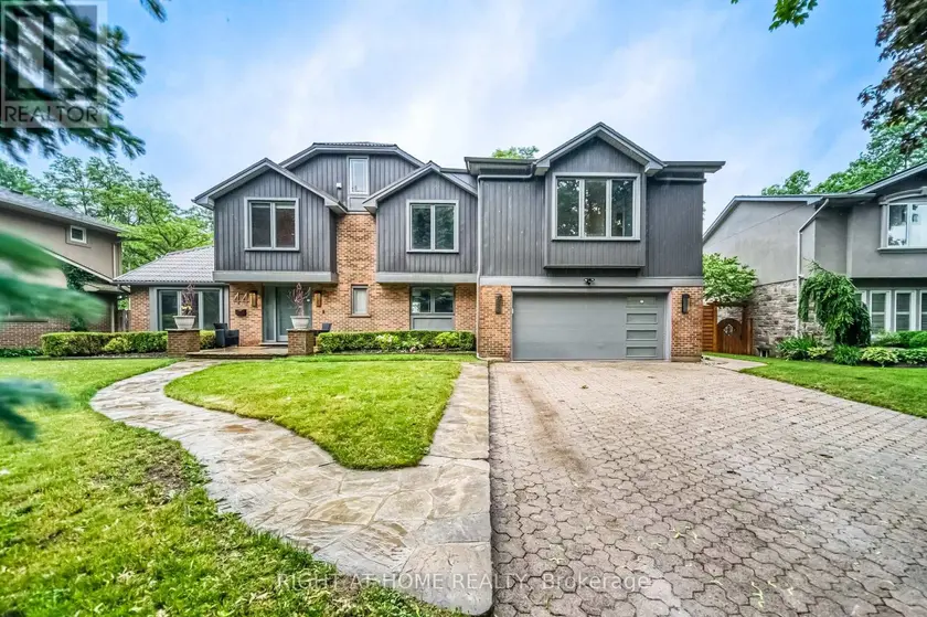 Detached at 44 ROYAL HENLEY BOULEVARD, St. Catharines