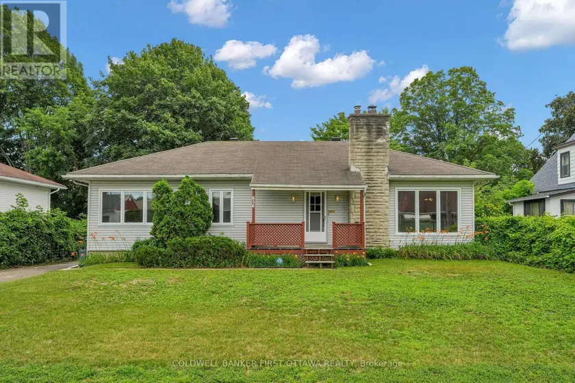 Detached at 636 MALARTIC AVENUE, Ottawa