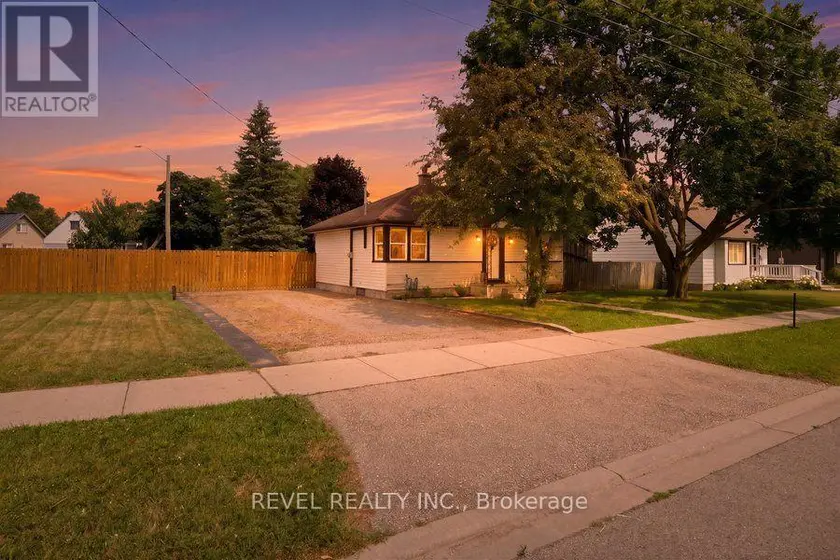 Detached at 27 FRANK STREET, Brantford