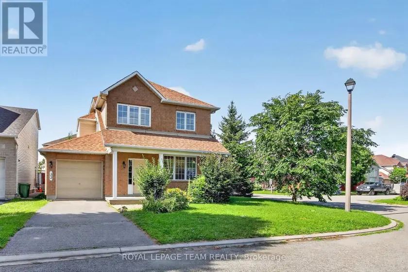 Detached at 32 VISTAPOINTE DRIVE, Ottawa