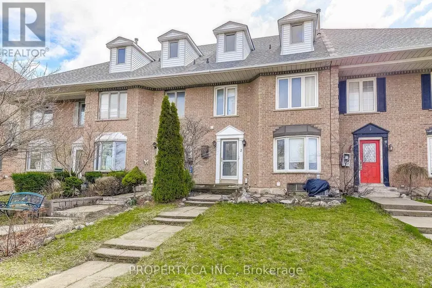Townhouse at 3 WATERFORD CRESCENT, Hamilton