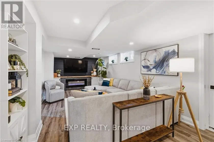 Detached at 120 ELGIN CRESCENT, Waterloo