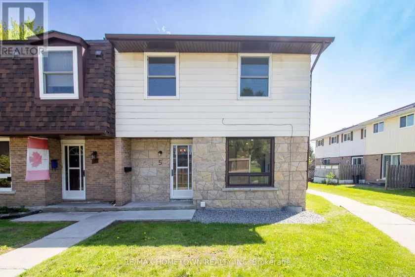 Townhouse at 5 - 1293 VISTA DRIVE, Brockville