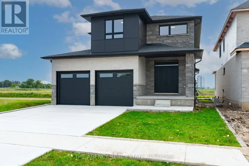 Detached at 3112 REGIMENT ROAD W, London