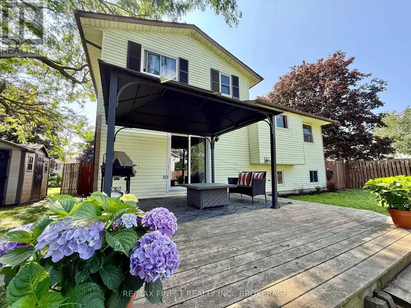 Detached at 66 NICHOLSON CRESCENT, Loyalist