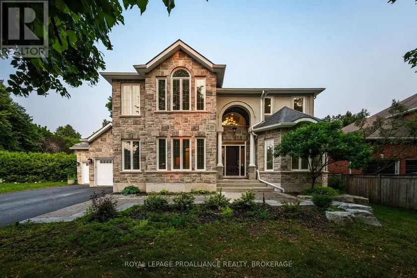 Detached at 81 KENWOODS CIRCLE, Kingston)