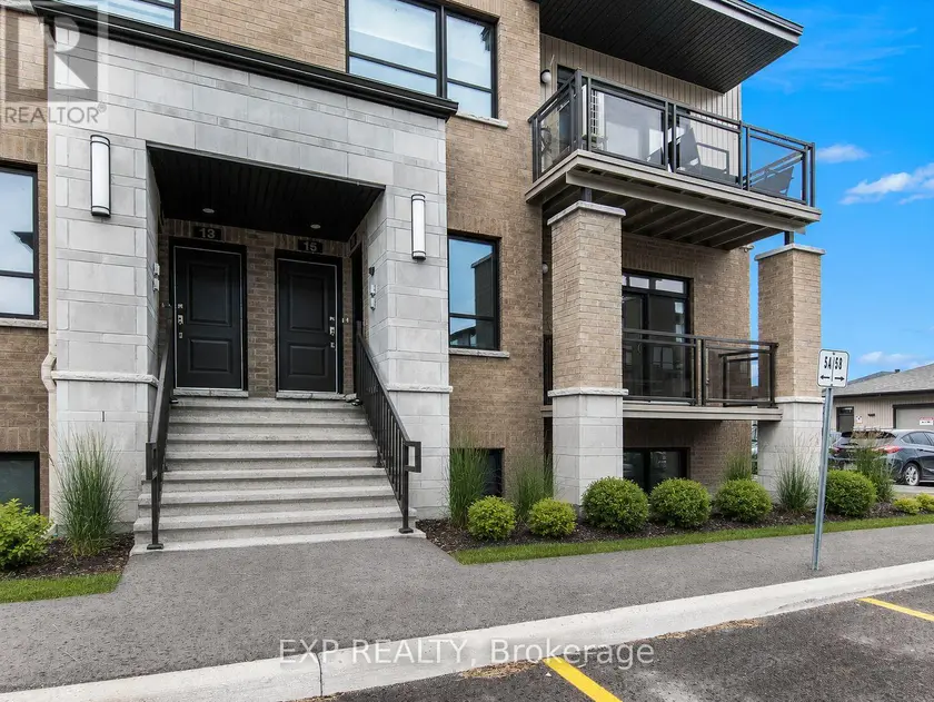 Townhouse at 17 CARABINER PRIVATE, Ottawa