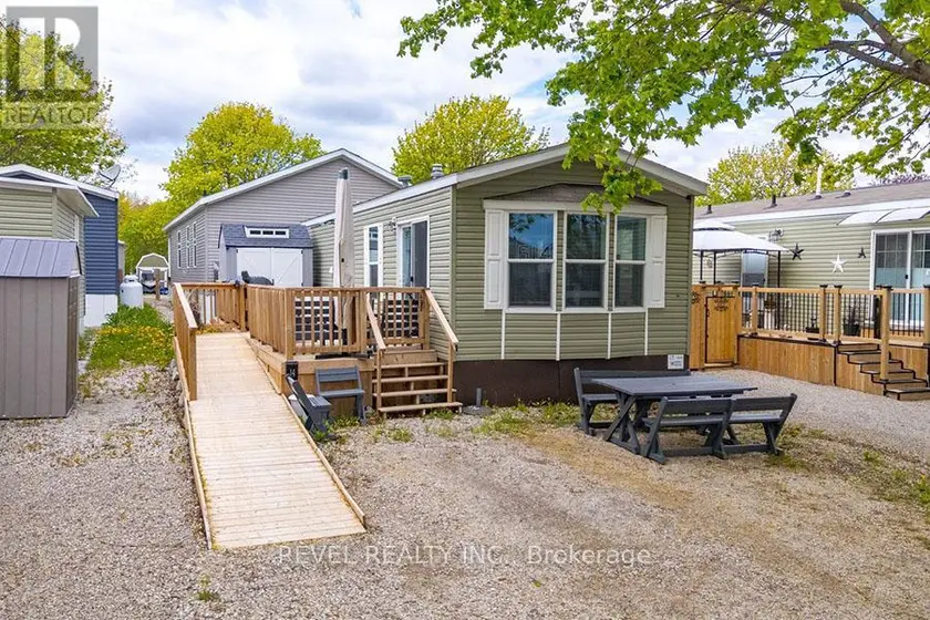 Detached at 614 - 99 FOURTH CONCESSION ROAD, Brant