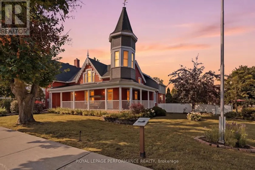 Detached at 8 JOHN STREET, Champlain