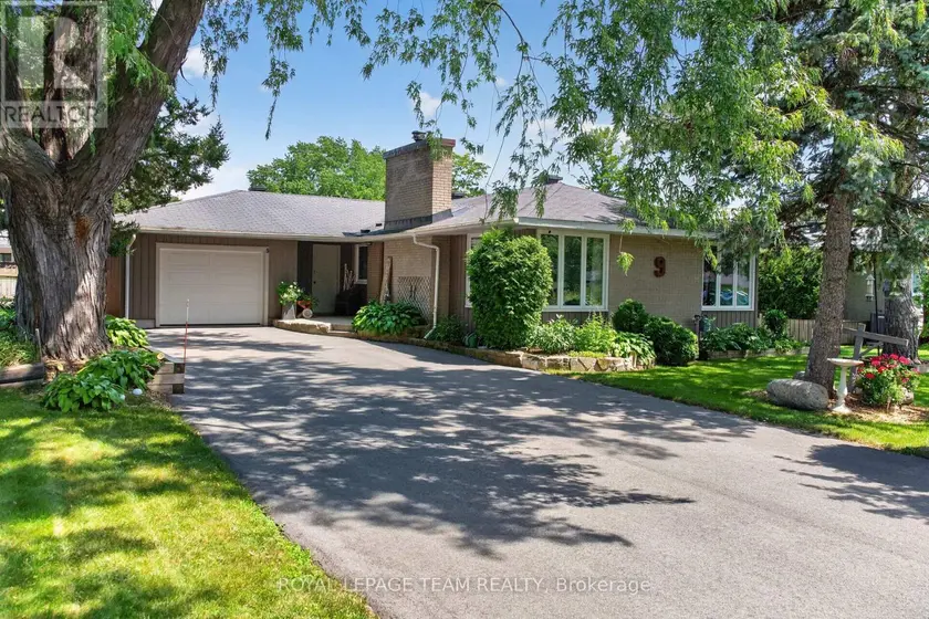 Detached at 9 LAURENTIDE ROAD, Ottawa