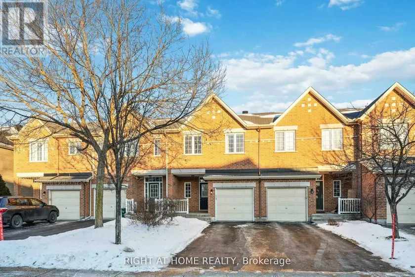 Townhouse at 130 TANDALEE CRESCENT, Ottawa