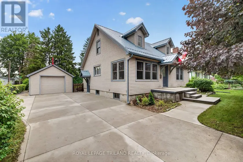 Detached at 11 MAPLE STREET E, Aylmer