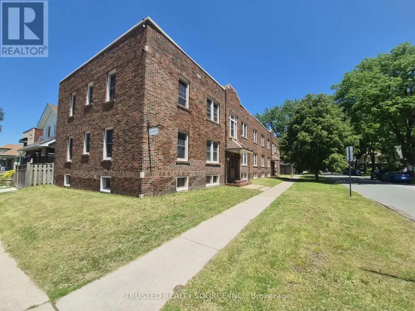 Multiplex at #4 - 1614 ONTARIO STREET, Windsor