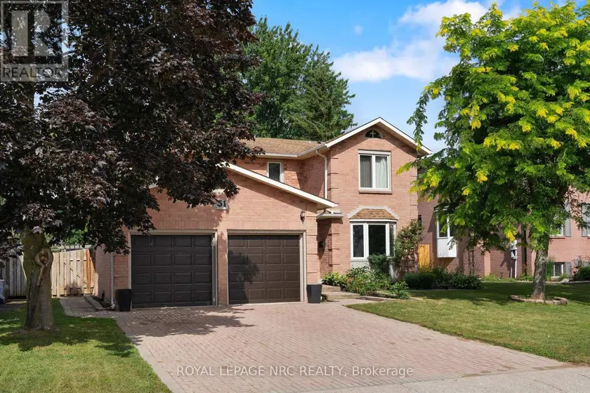 Detached at 51 BRIARSDALE CRESCENT, Welland