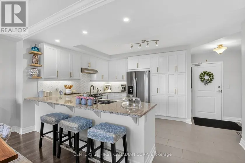 Apartment at 208 - 260 VILLAGEWALK BOULEVARD, London