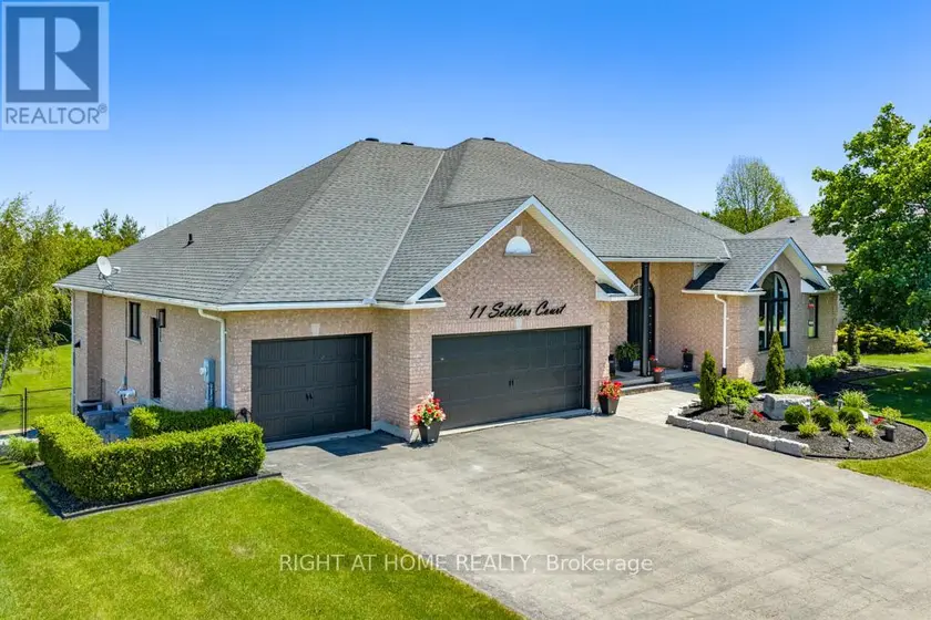 Detached at 11 SETTLERS COURT, Puslinch
