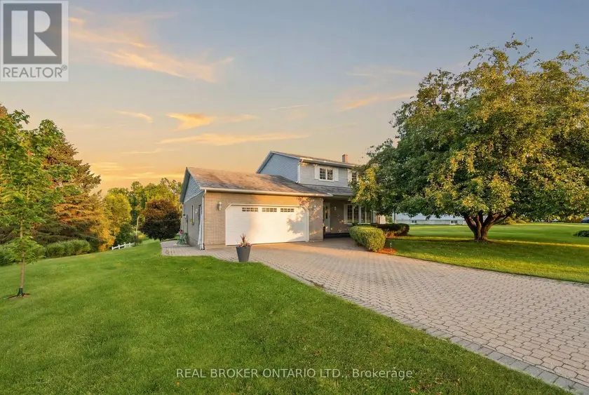 Detached at 10532 MAIN STREET, North Dundas