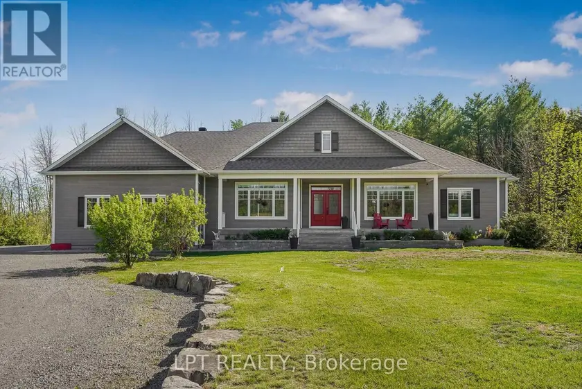 Detached at 972 ABERDEEN ROAD, Champlain