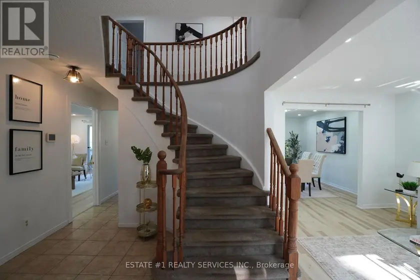 Detached at 35 GOLDEN MEADOW DRIVE, Kitchener