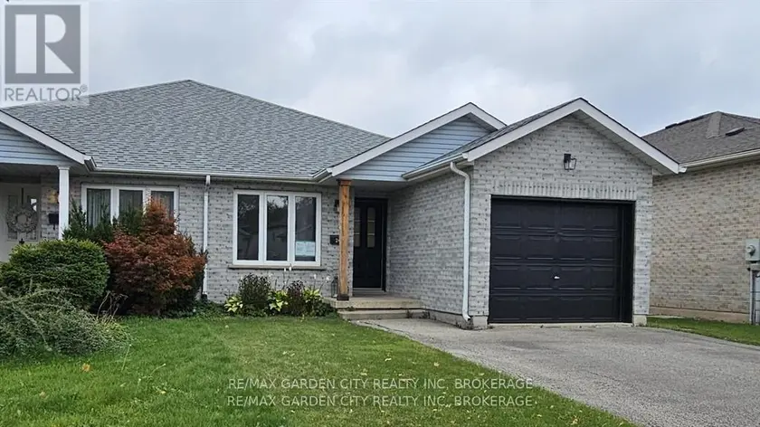 Semi-Detached/Link at 244 AUTUMN CRESCENT, Welland
