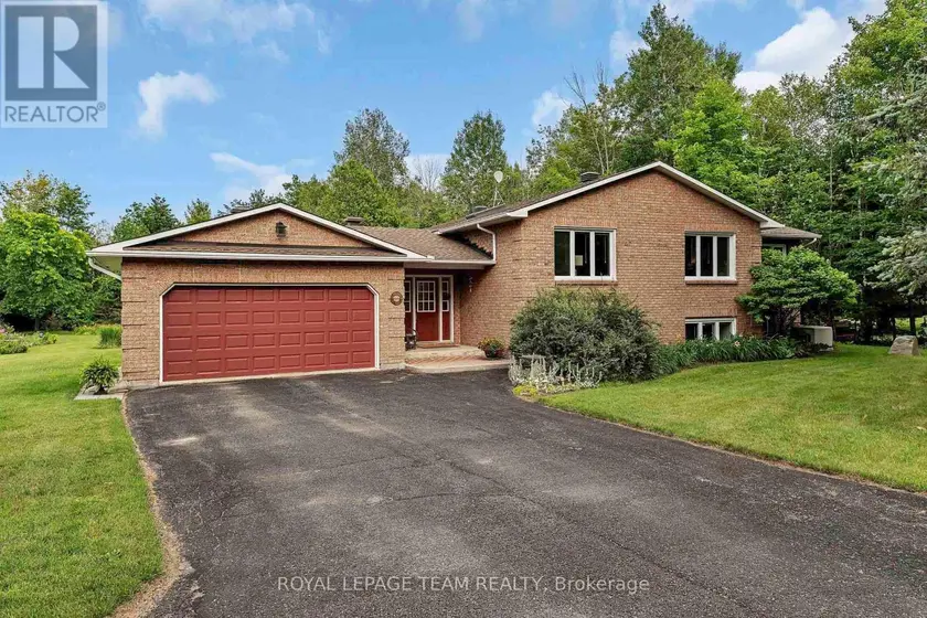 Detached at 1043 COUNTY 44 ROAD, North Grenville