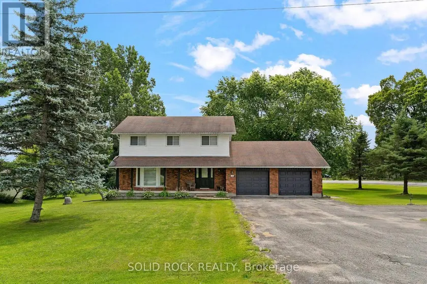 Detached at 708 MCKENZIE AVENUE, McNab/Braeside