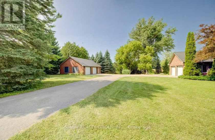 Detached at 3335 LOBSINGER LINE, Wellesley