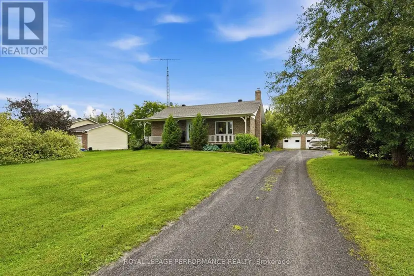 Detached at 3230 PATTEE ROAD E, Champlain