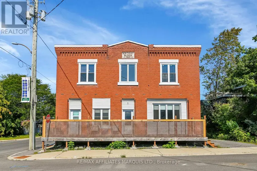 Detached at 1 MECHANIC STREET E, North Glengarry