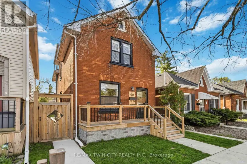 Detached at 69 ST PAUL AVENUE, Brantford
