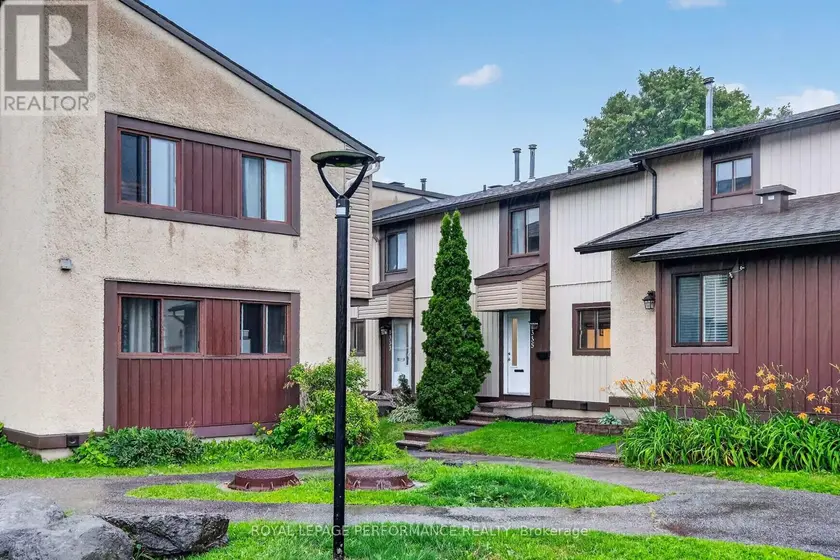 Townhouse at 1335 BETHAMY LANE, Ottawa