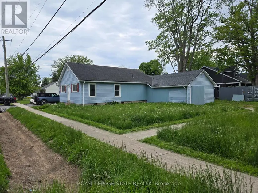 Detached at 303 RIDGE ROAD S, Fort Erie