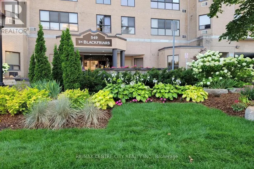 Apartment at 302 - 549 RIDOUT STREET N, London East