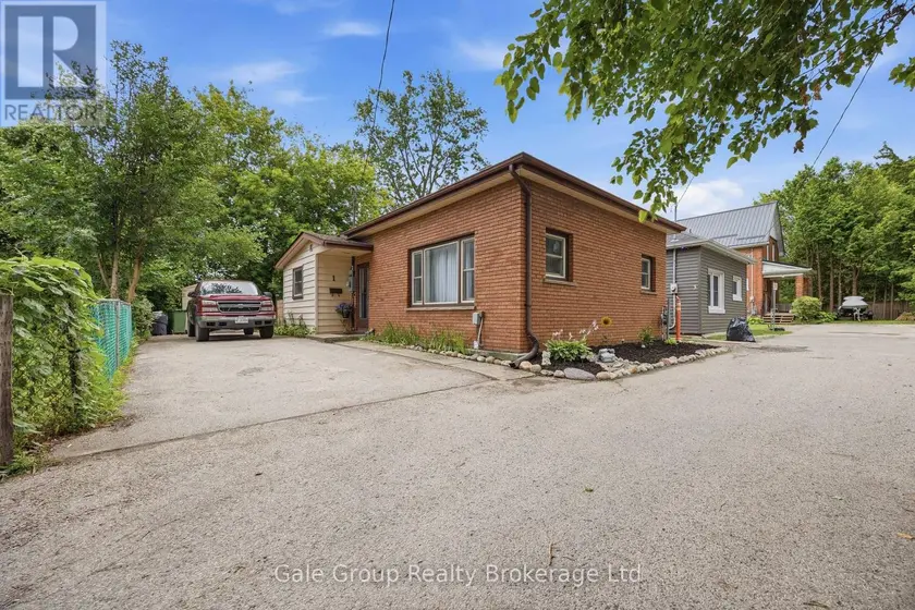 Detached at 1 BRITTON DRIVE, St. Thomas