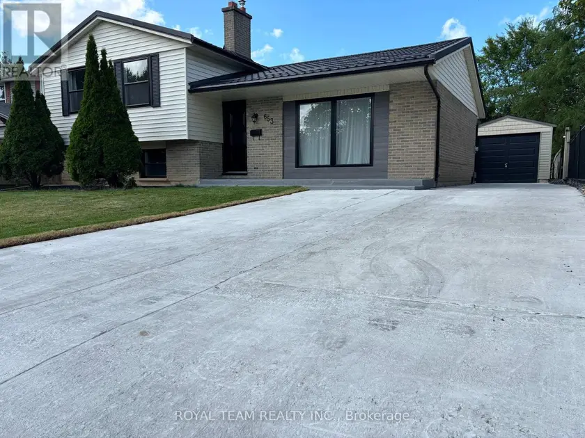 Detached at 653 STEEPLECHASE DRIVE, London