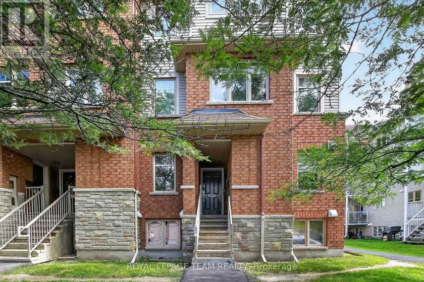 Townhouse at 255 DEERCROFT AVENUE, Ottawa