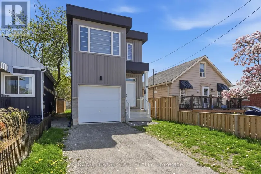 Detached at 37 DELENA AVENUE S, Hamilton