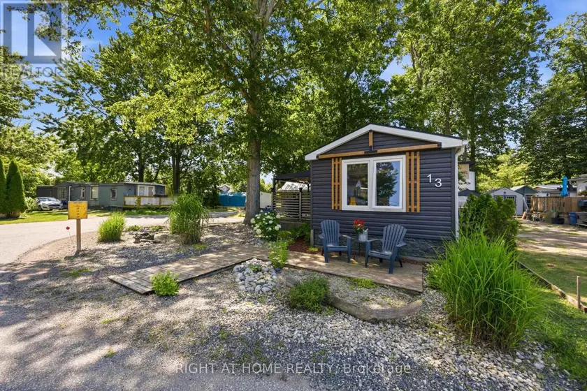 Detached at 2891 OLD LAKESHORE ROAD, Sarnia
